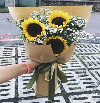 A bouquet of flowers